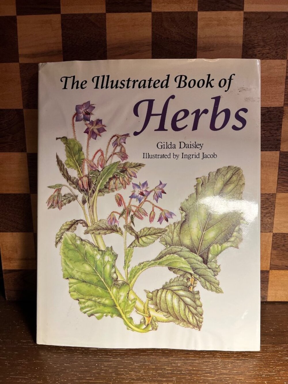 The Illustrated Book of Herbs A749